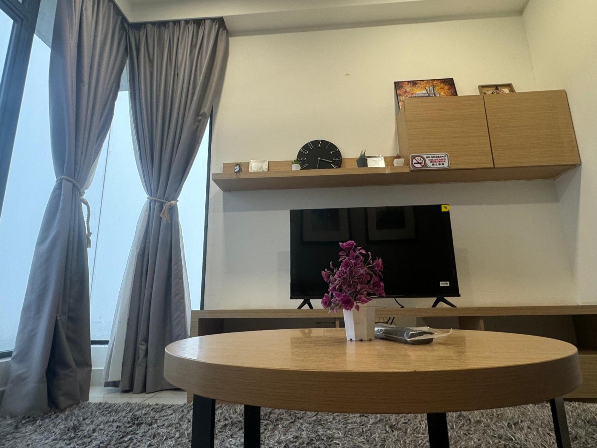1 Tebrau Residences Tiny By H&s Comfy *