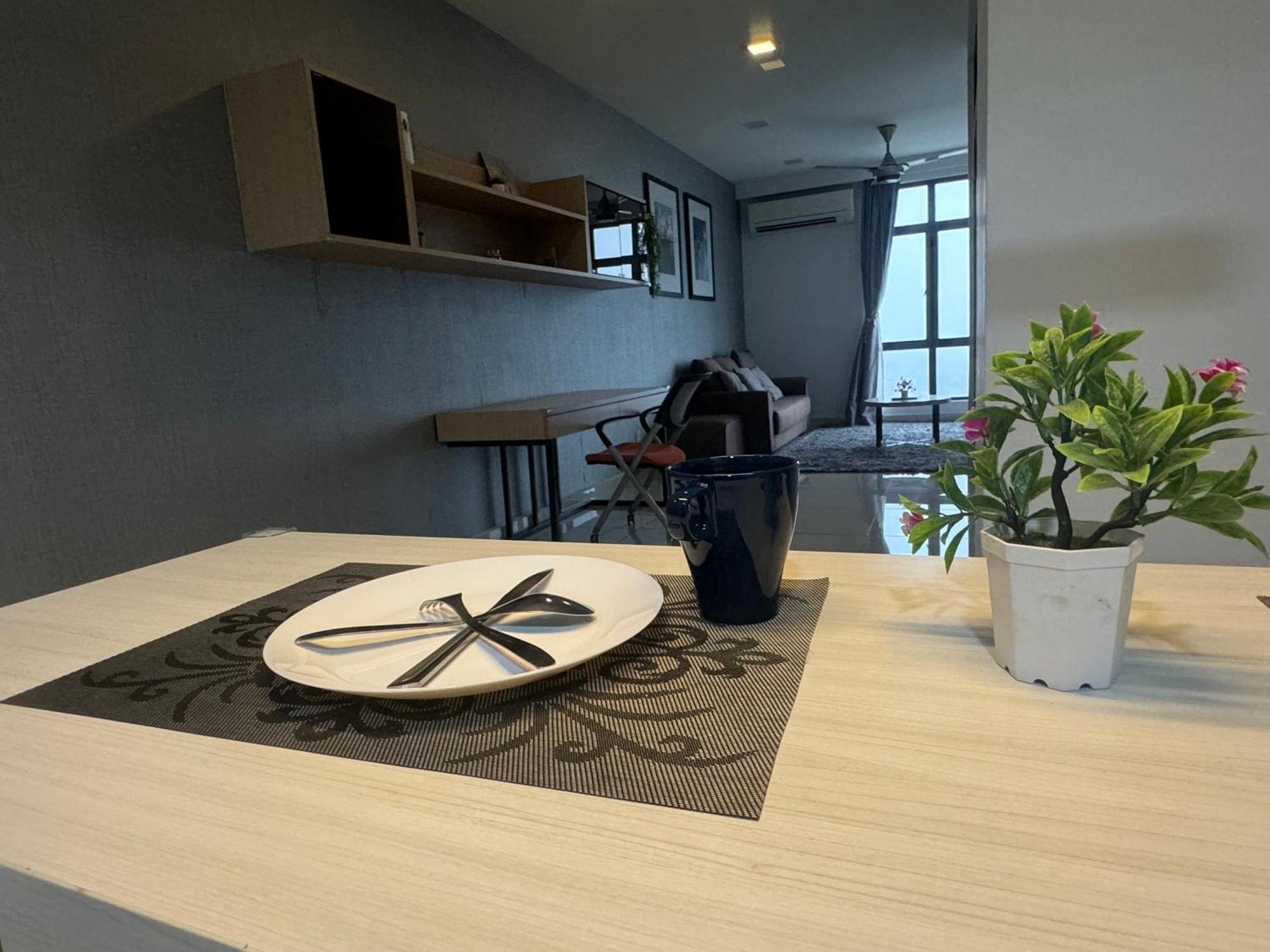 1 Tebrau Residences Tiny By H&s Comfy