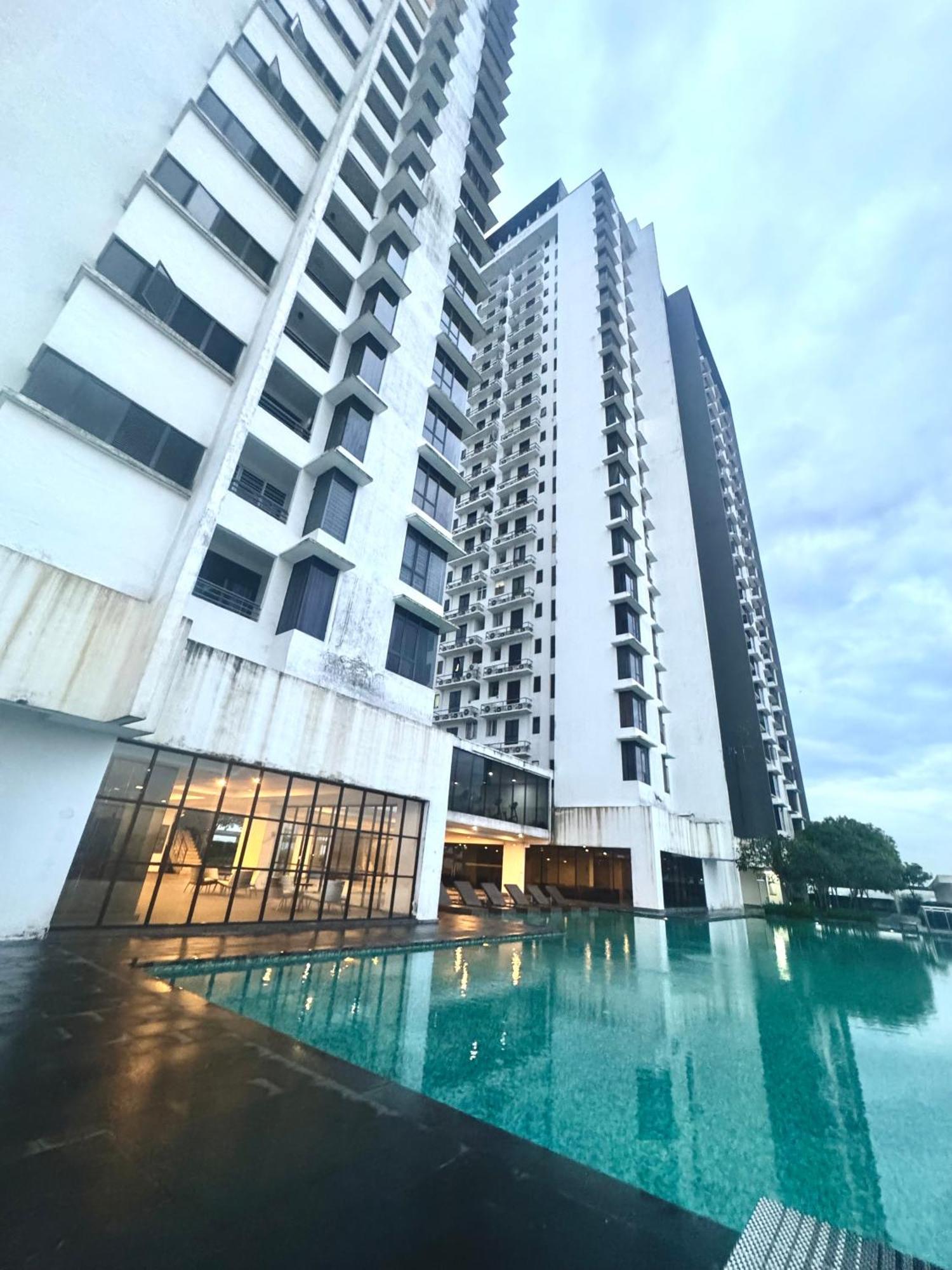 1 Tebrau Residences Tiny By H&s Comfy Apartment *