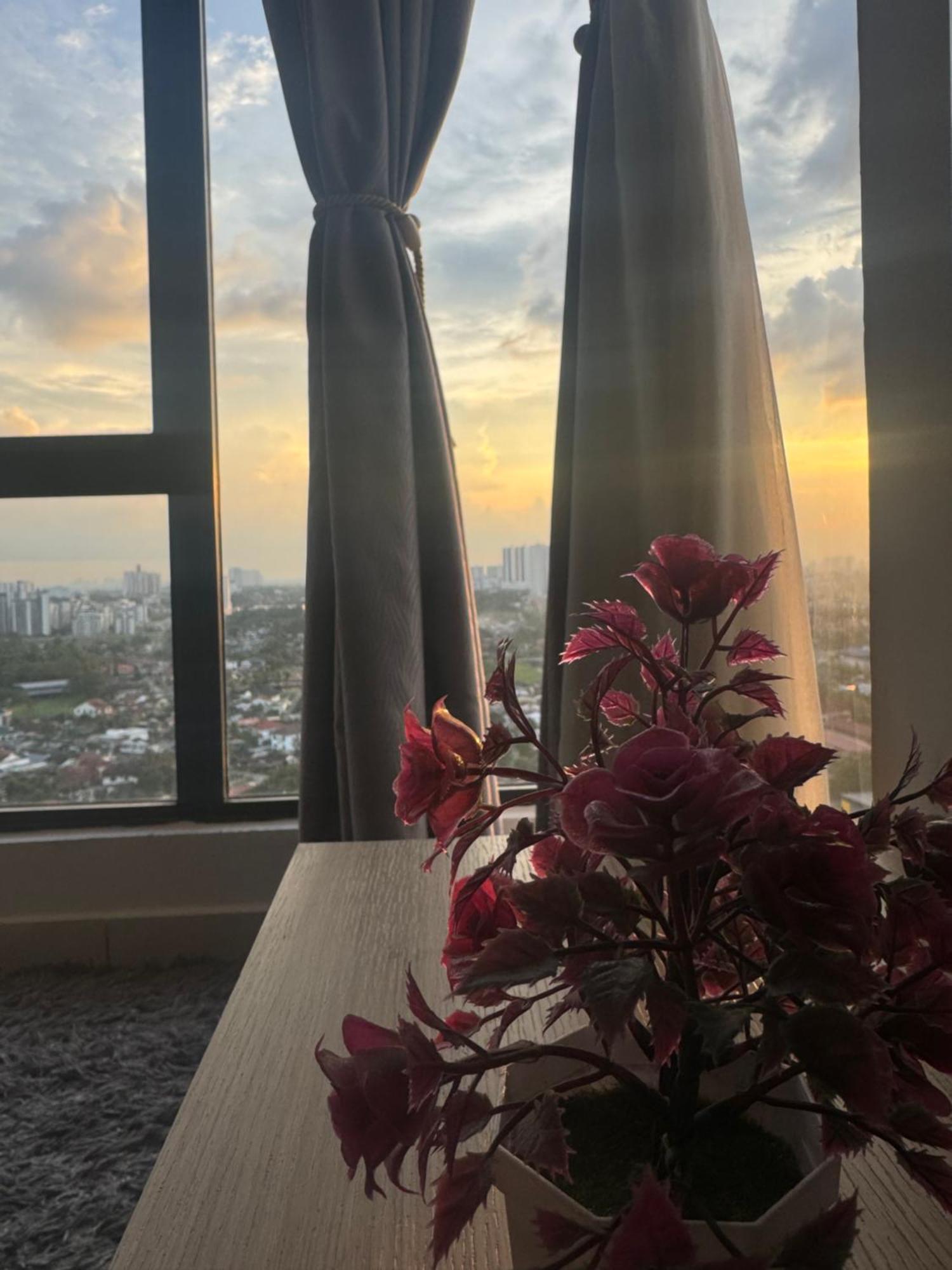 1 Tebrau Residences Tiny By H&s Comfy